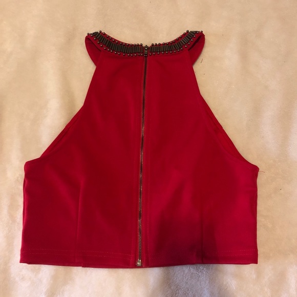 NWOT elegant crop top with embroidery - Picture 2 of 3
